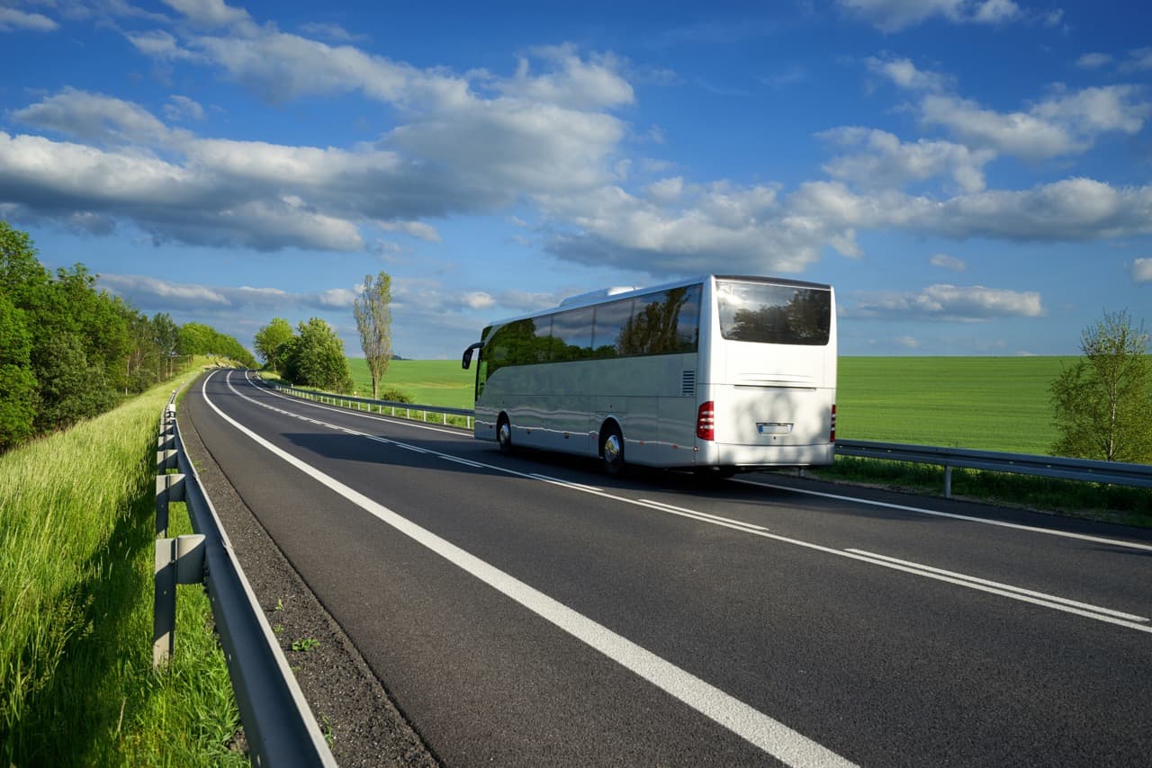 Hoang Bus on the road